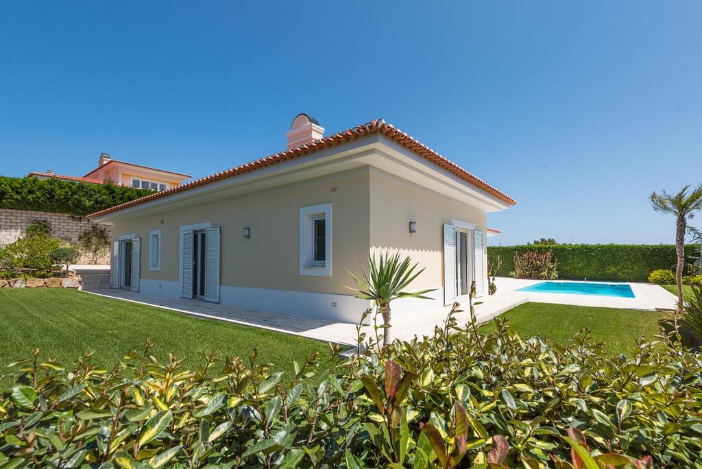 Moradia T4 com piscina em condomínio fechado