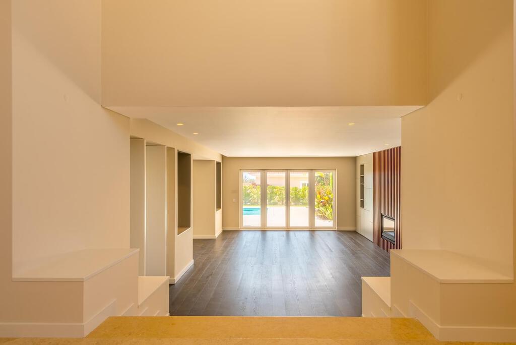 Moradia T4 com piscina em condomínio fechado