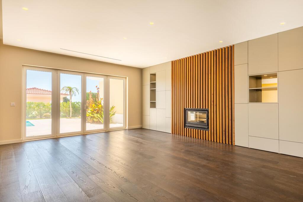 Moradia T4 com piscina em condomínio fechado