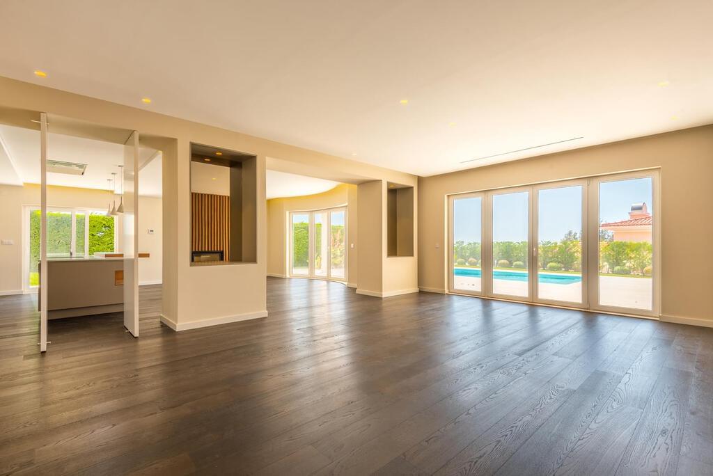 Moradia T4 com piscina em condomínio fechado