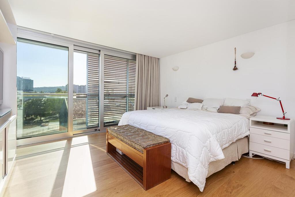 5 bedroom apartment with parking