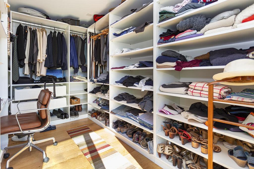 5 bedroom apartment with parking