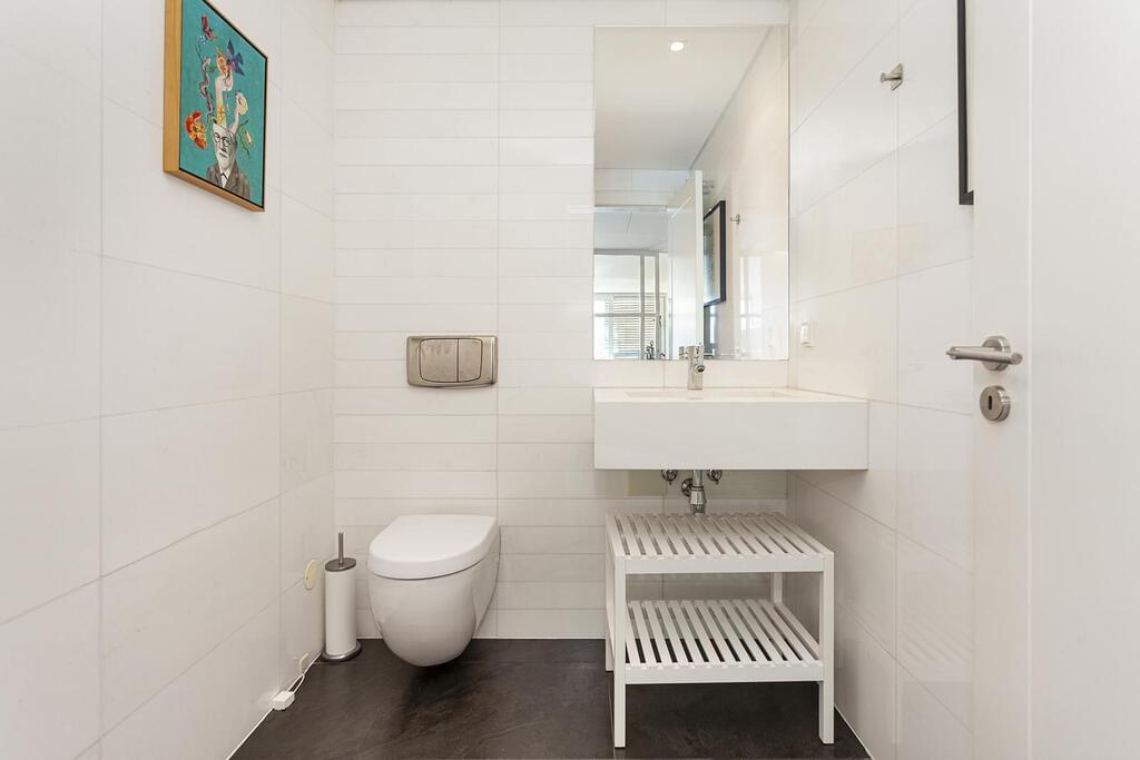 5 bedroom apartment with parking