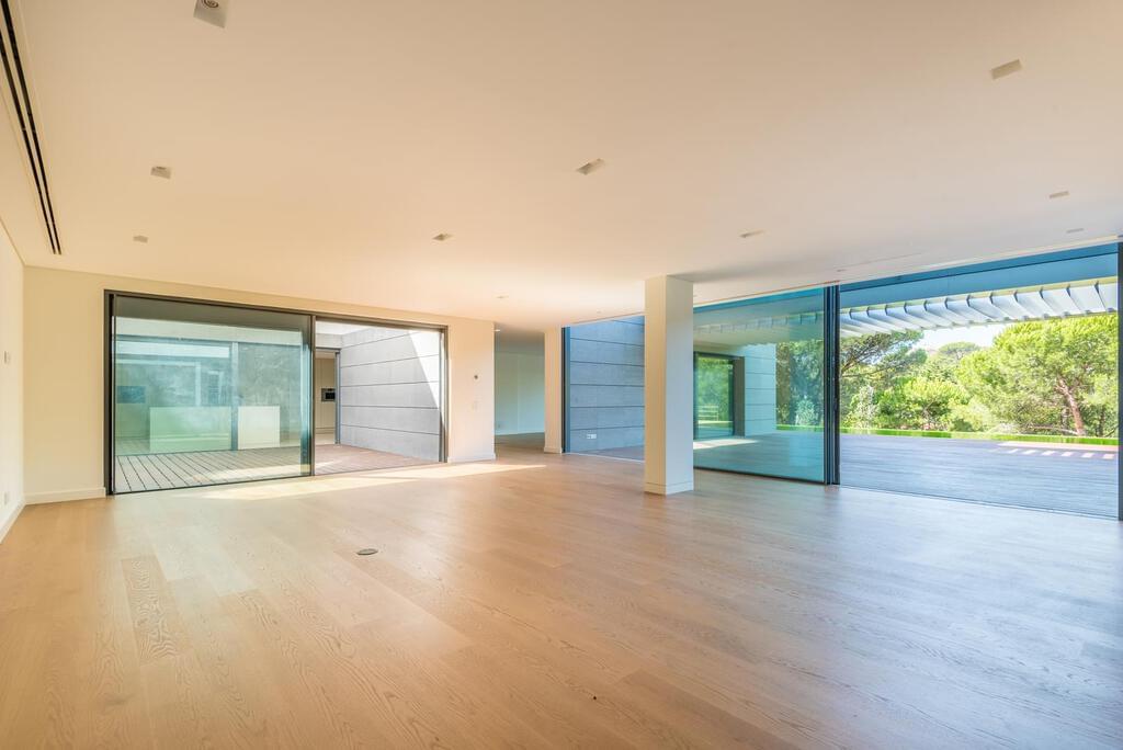 Maison normal T5+2 avec piscine dans un condominium fermé