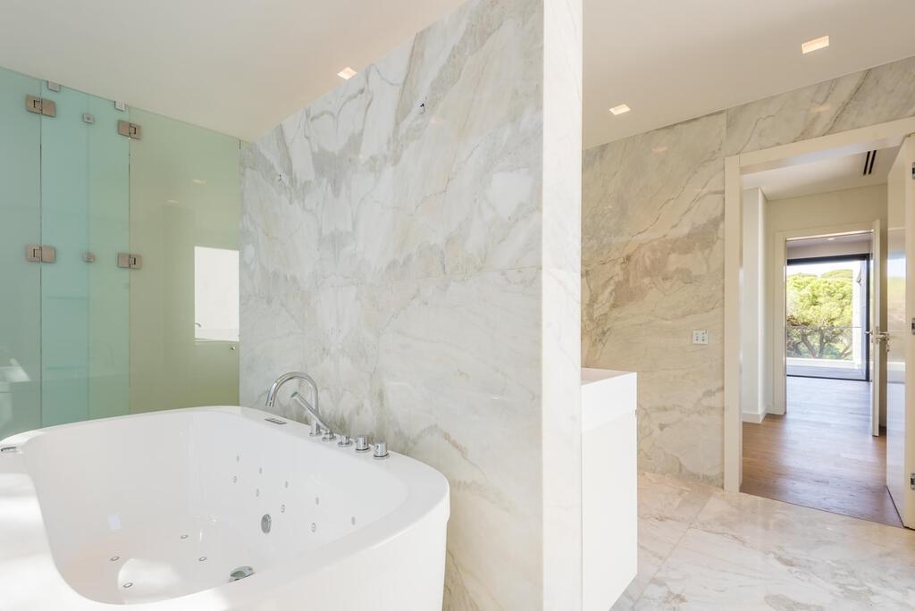 Maison normal T5+2 avec piscine dans un condominium fermé