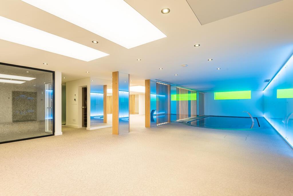 Maison normal T5+2 avec piscine dans un condominium fermé