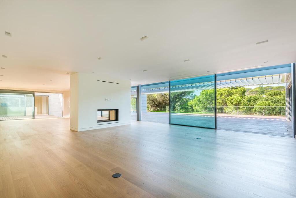 Maison normal T5+2 avec piscine dans un condominium fermé