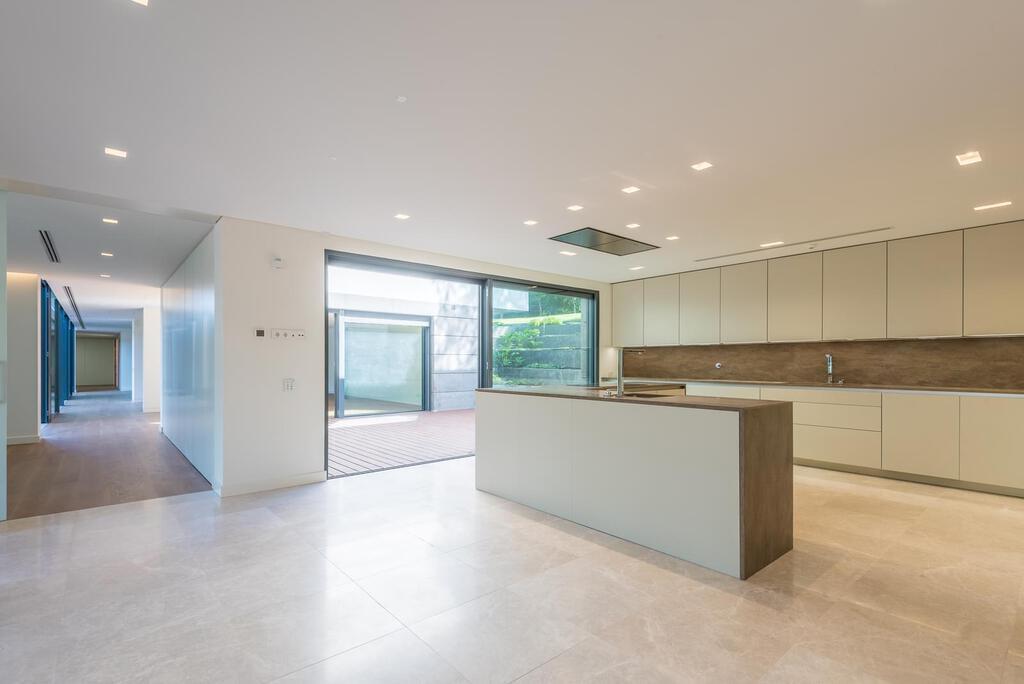 Maison normal T5+2 avec piscine dans un condominium fermé