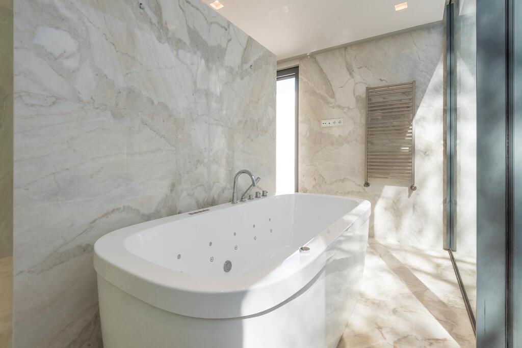 Maison normal T5+2 avec piscine dans un condominium fermé