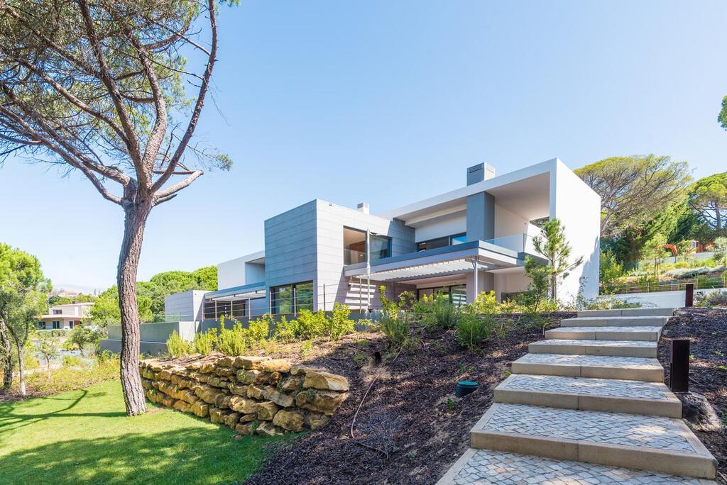 Maison normal T5+2 avec piscine dans un condominium fermé