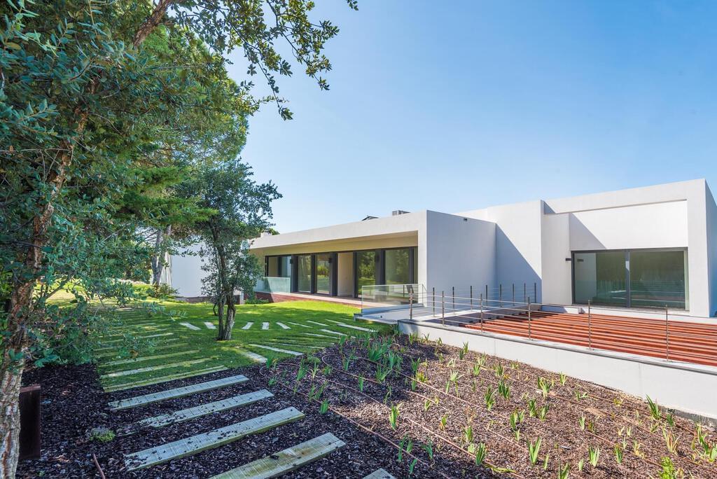 Maison normal T5+2 avec piscine dans un condominium fermé