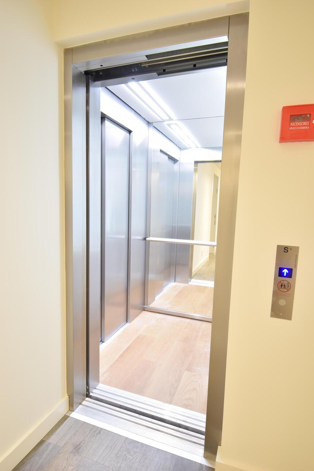 Maison normal T5+2 avec piscine dans un condominium fermé