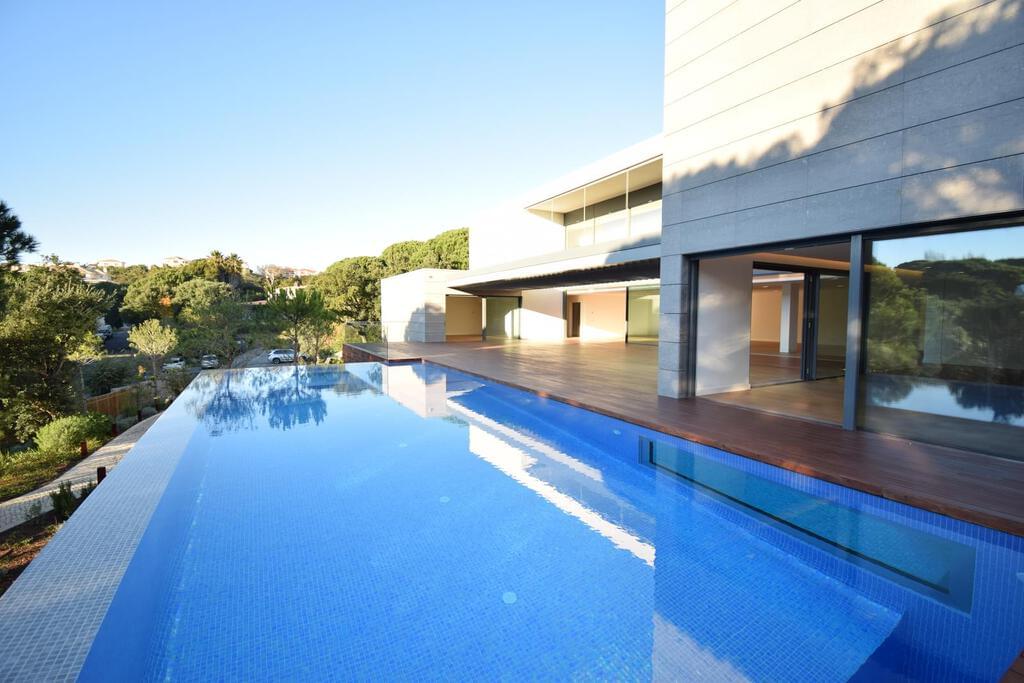 Maison normal T5+2 avec piscine dans un condominium fermé