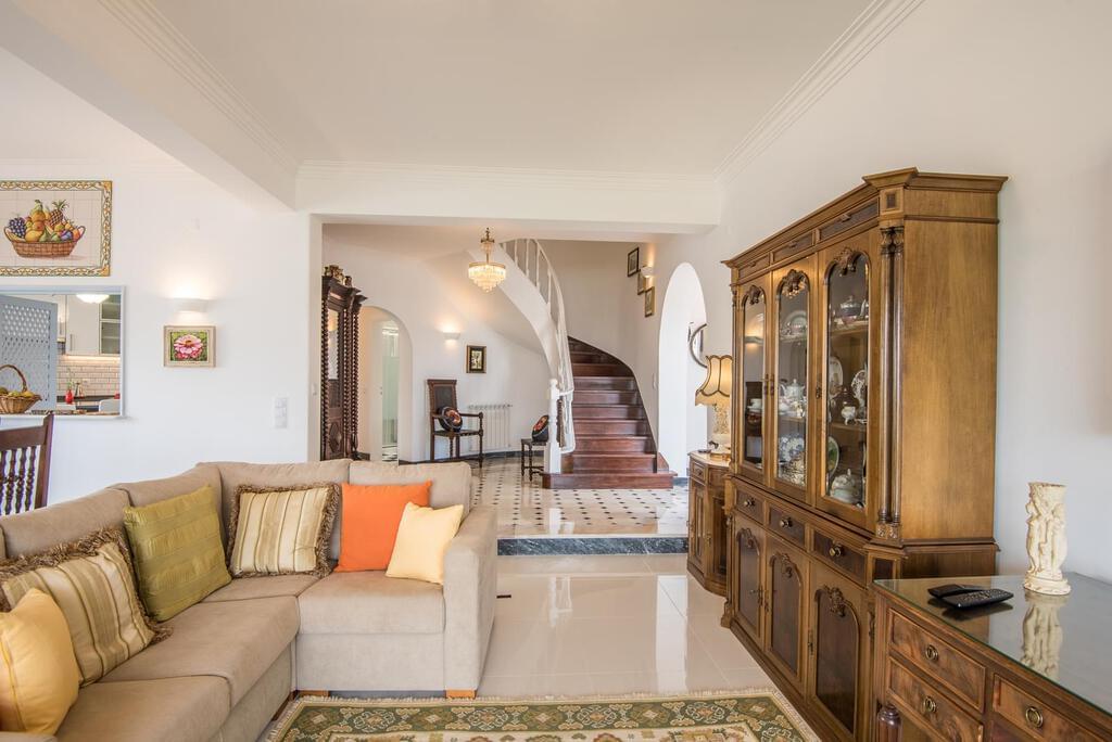 PF20852, Moradia T5, Sintra