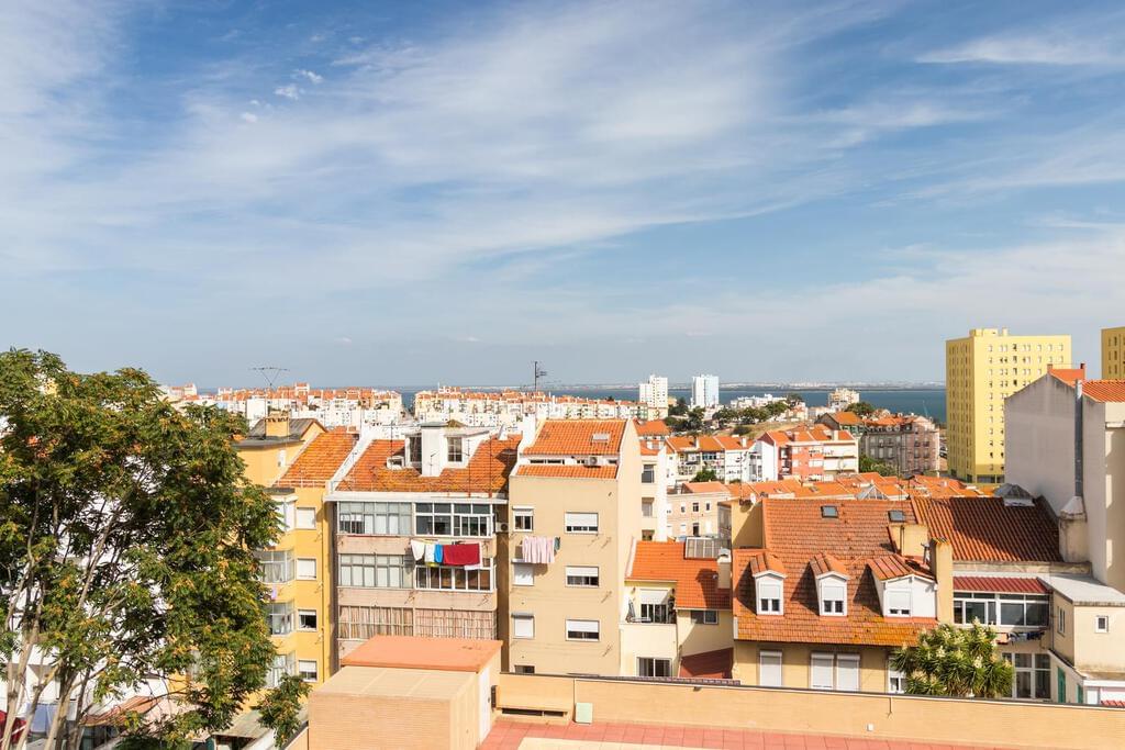 4 bedroom apartment with parking