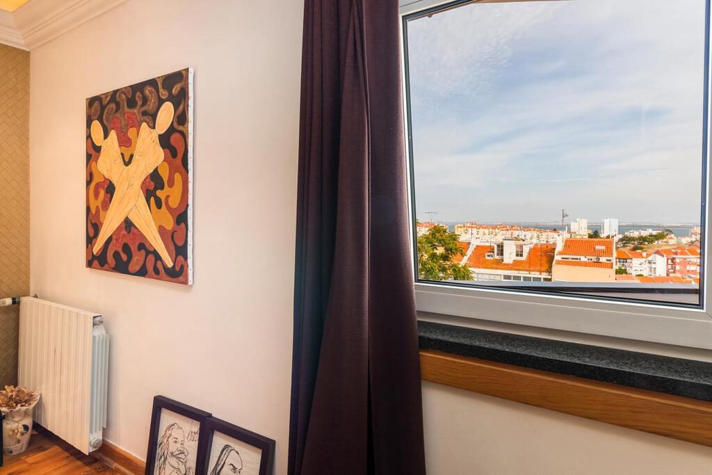 4 bedroom apartment with parking