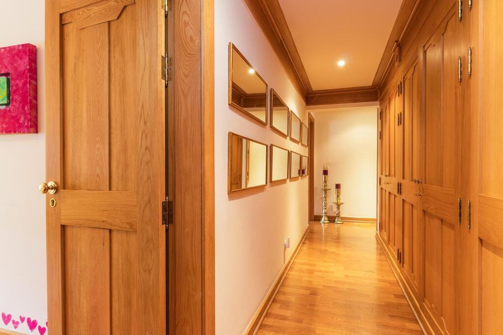 4 bedroom apartment with parking