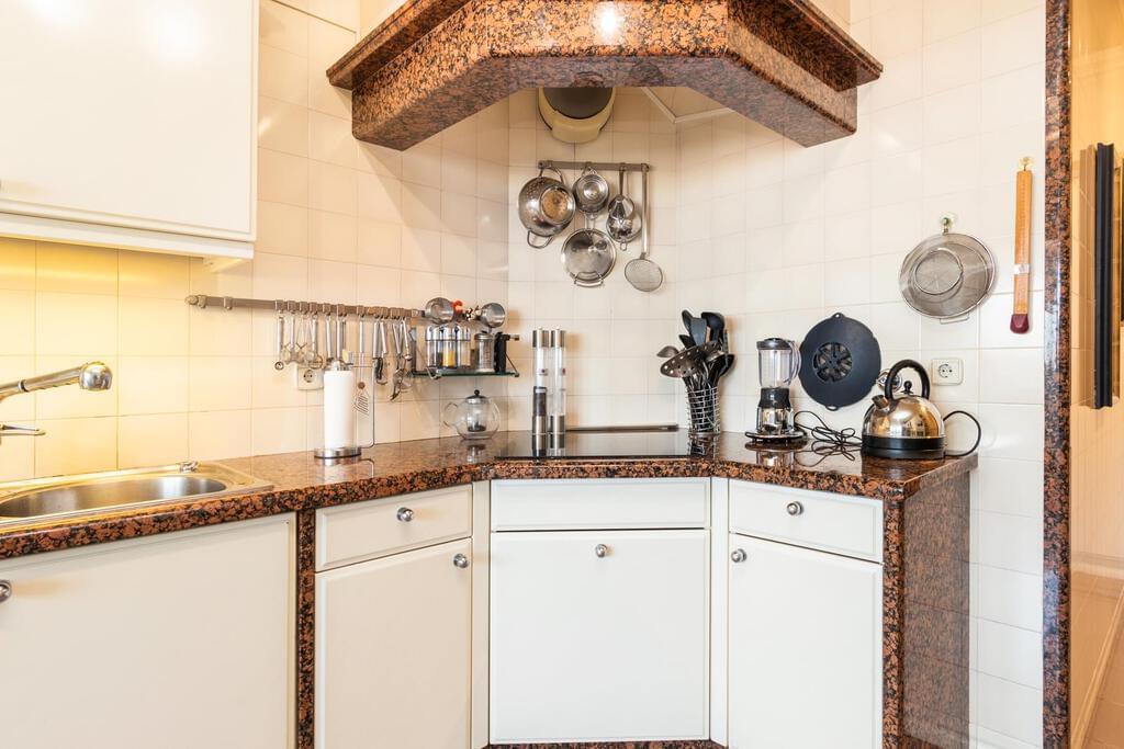 4 bedroom apartment with parking