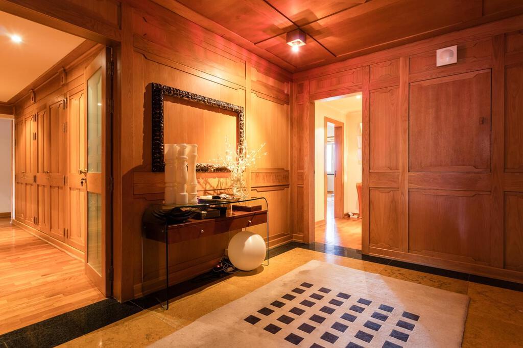 4 bedroom apartment with parking