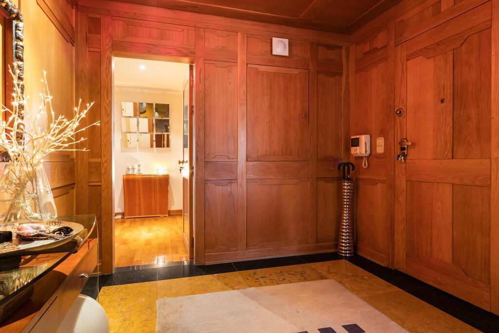 4 bedroom apartment with parking