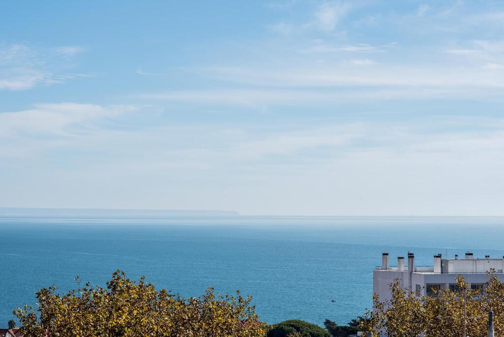 3 bedroom apartment with a swimming pool in gated community