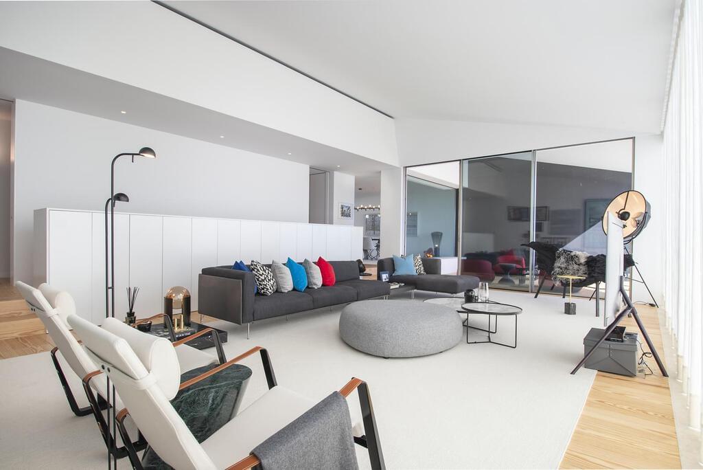 Apartamento T4 duplex com piscina em condomínio fechado