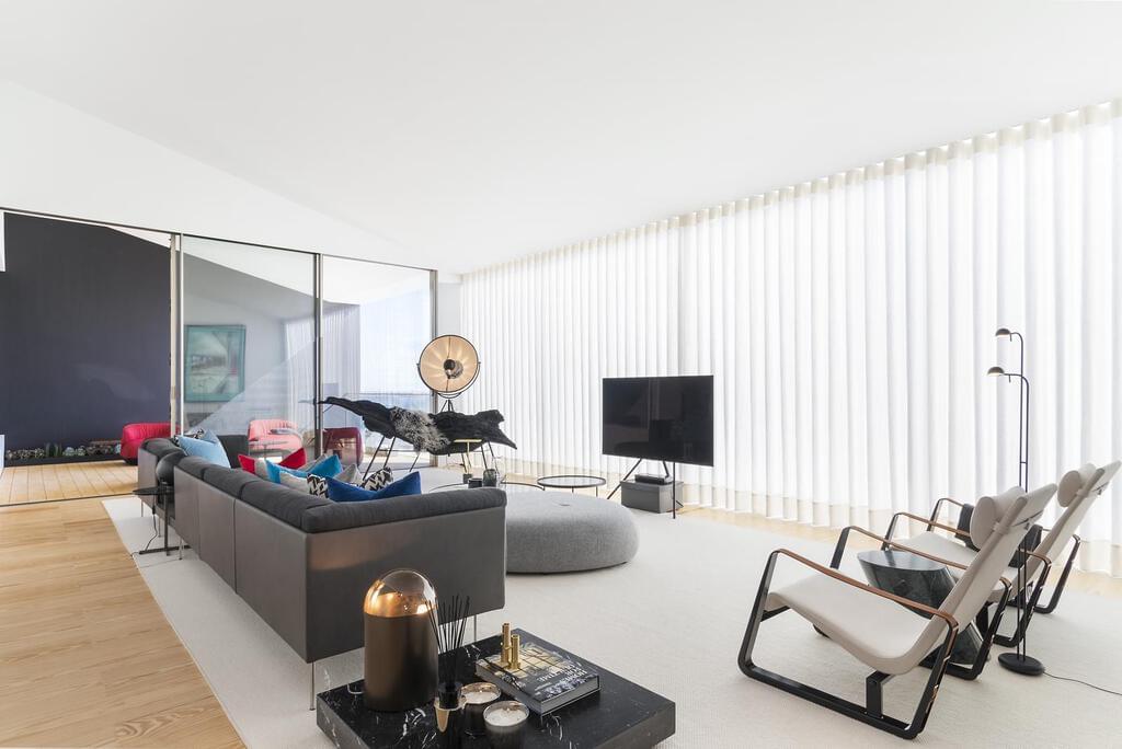 Apartamento T4 duplex com piscina em condomínio fechado