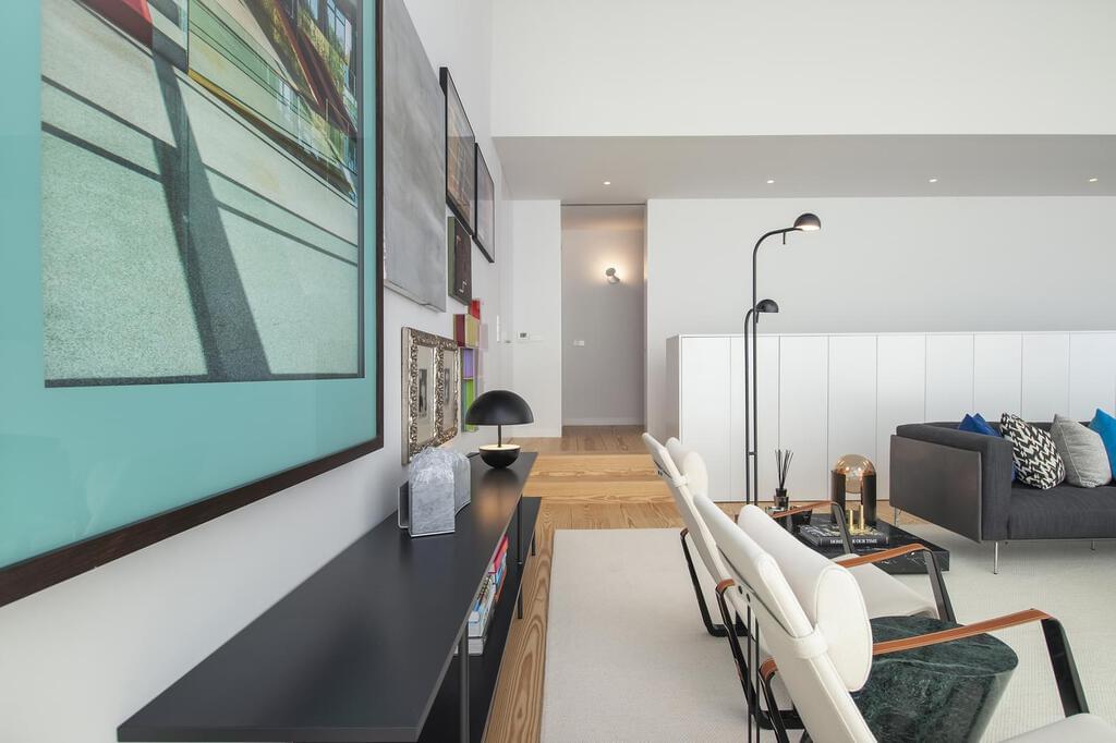 Apartamento T4 duplex com piscina em condomínio fechado