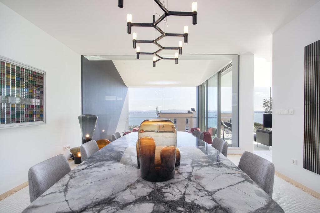 Apartamento T4 duplex com piscina em condomínio fechado