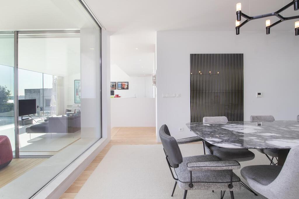 Apartamento T4 duplex com piscina em condomínio fechado