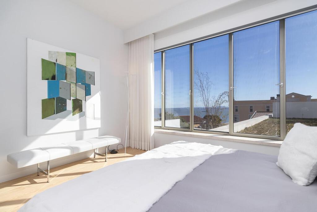 Apartamento T4 duplex com piscina em condomínio fechado