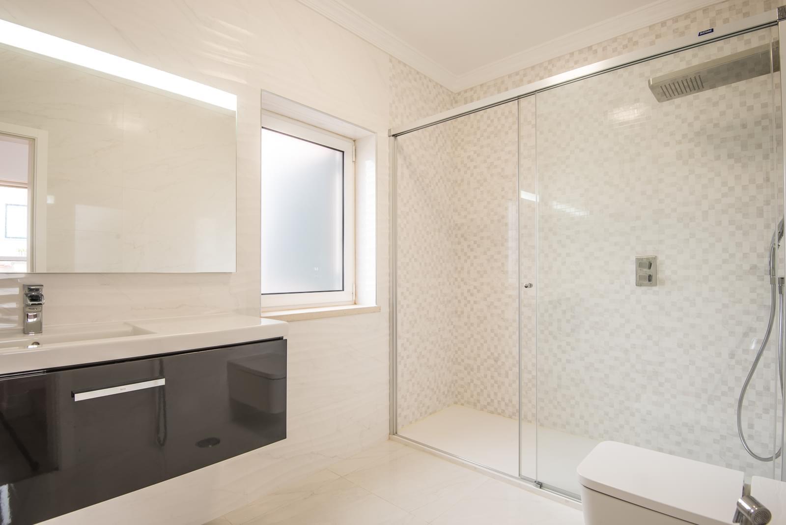 Moradia T5 com piscina, Birre, Cascais - Imagem 29