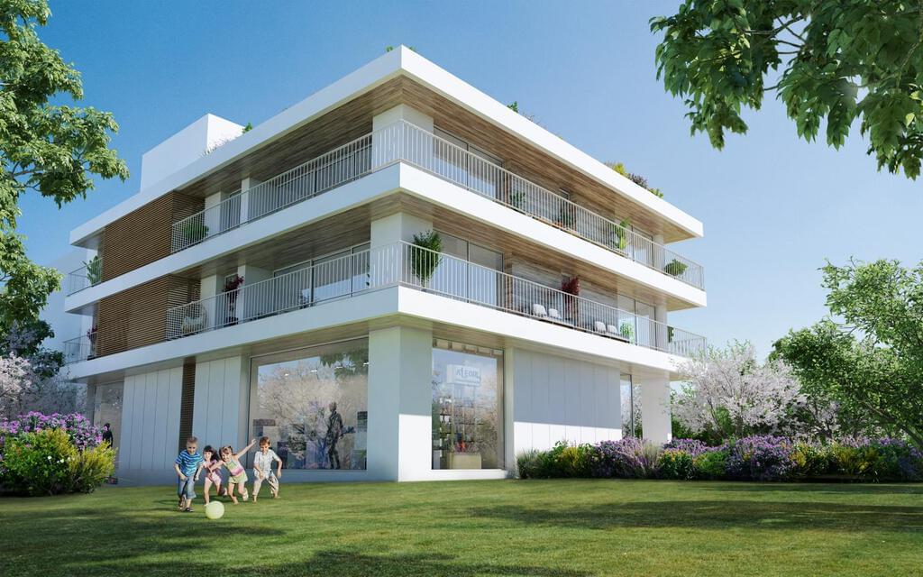 Apartamento T4 com estacionamento