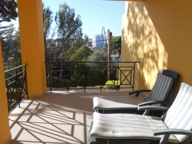3 bedroom apartment with a swimming pool