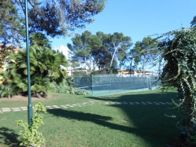 3 bedroom apartment with a swimming pool