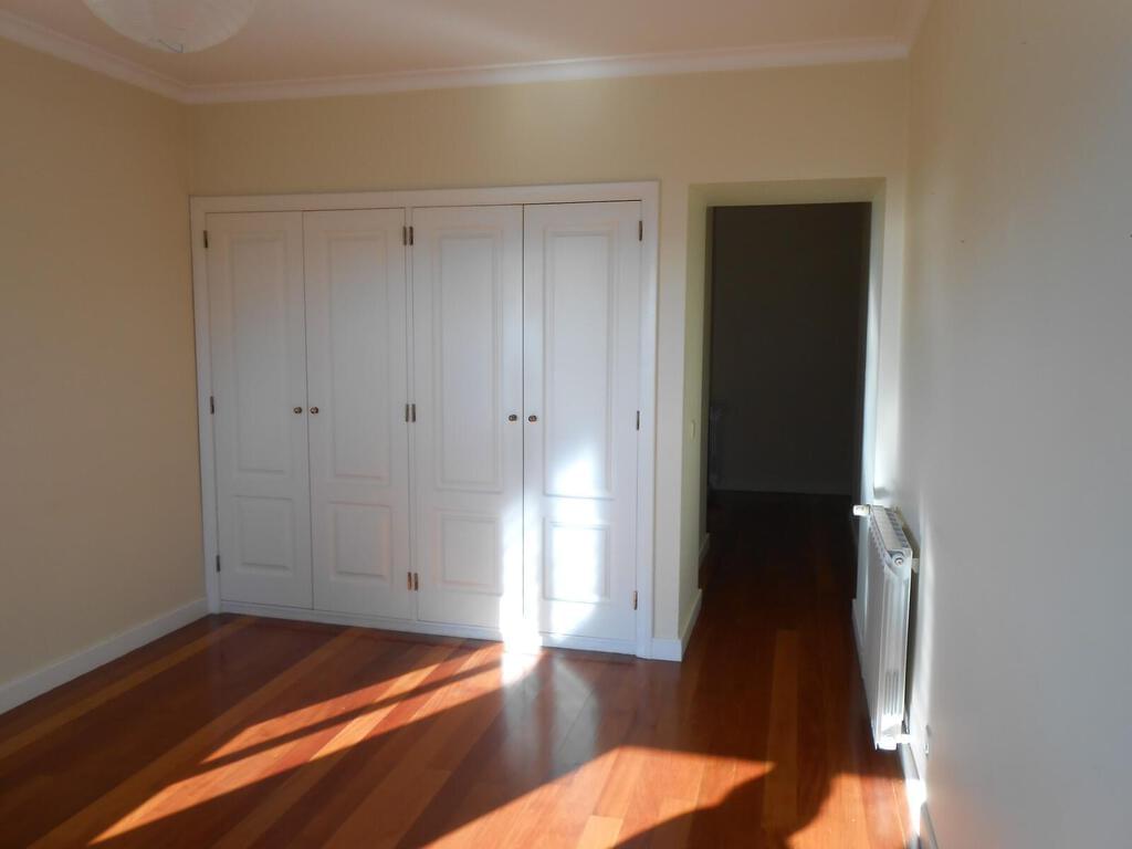 3 bedroom apartment with a swimming pool