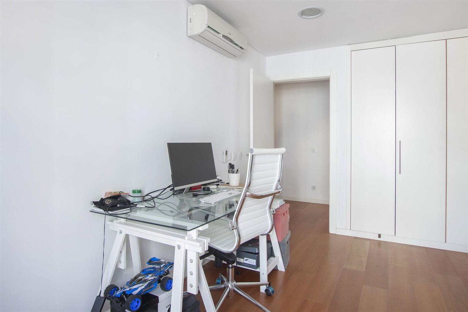 Apartamento T3 com piscina, Algés, Oeiras - Imagem 13