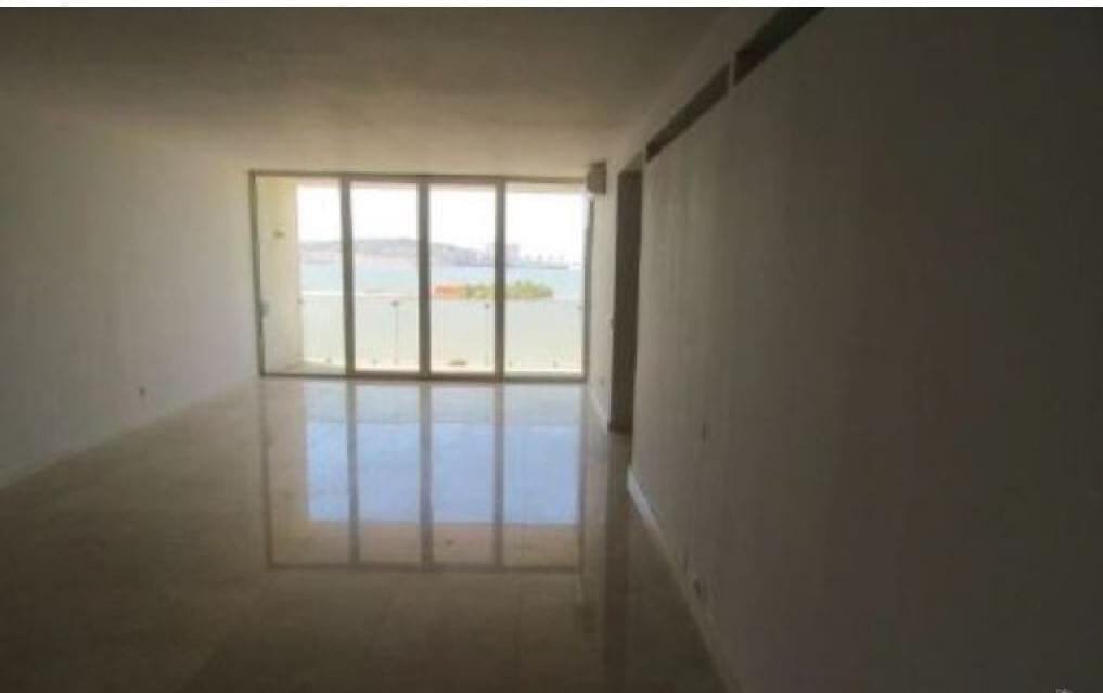 3 bedroom apartment with a swimming pool