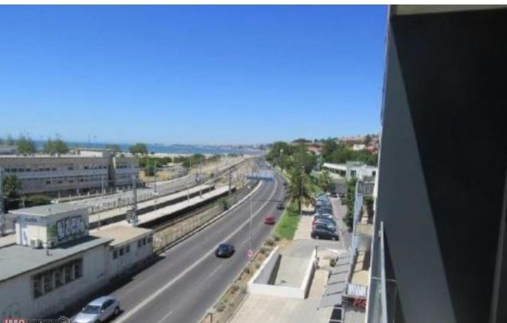 3 bedroom apartment with a swimming pool