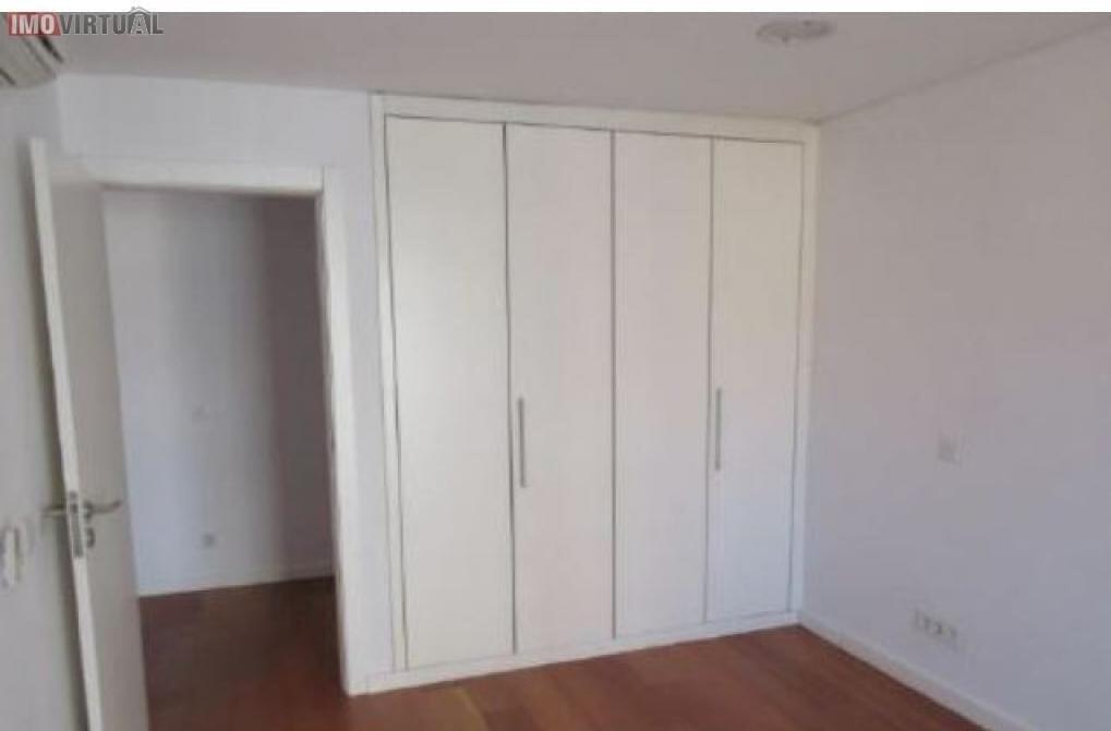 3 bedroom apartment with a swimming pool