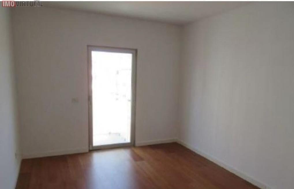 3 bedroom apartment with a swimming pool