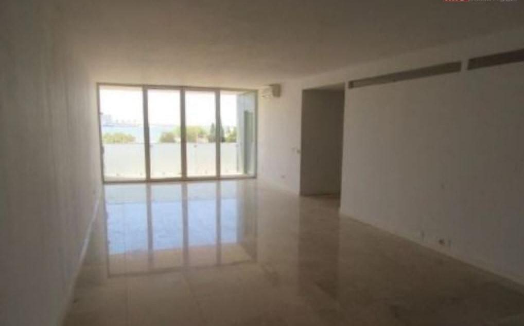 3 bedroom apartment with a swimming pool