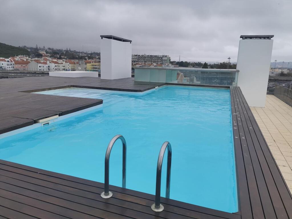 3 bedroom apartment with a swimming pool