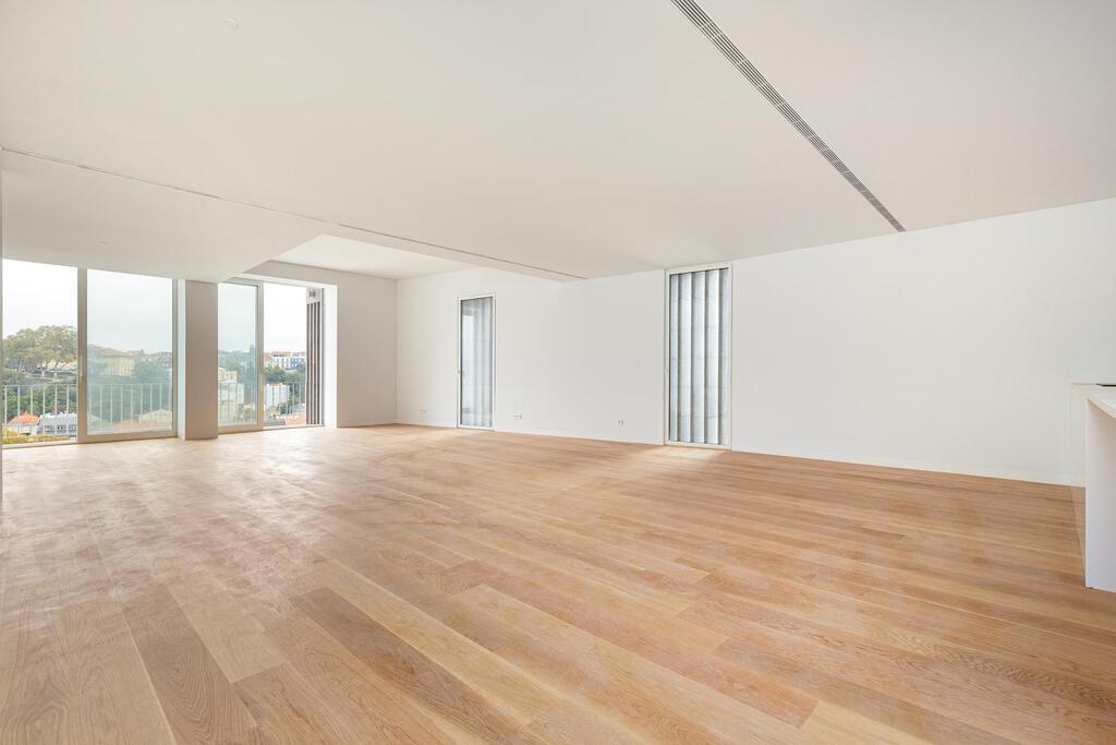 Apartamento T3 com estacionamento