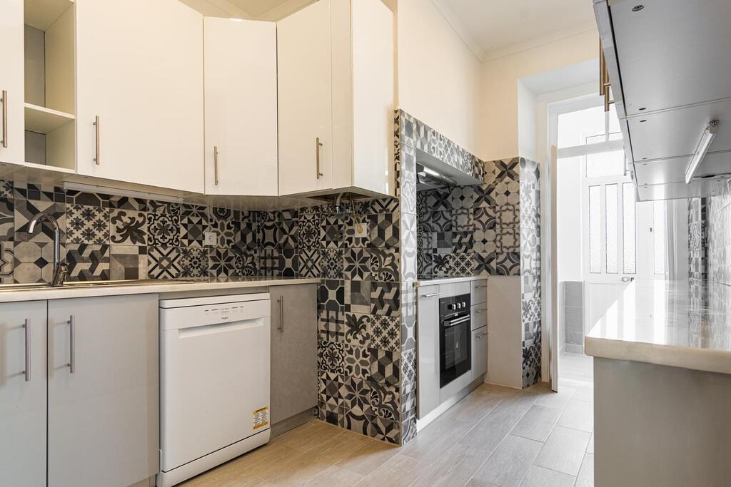 PF21723, Apartamento T5, Lisboa