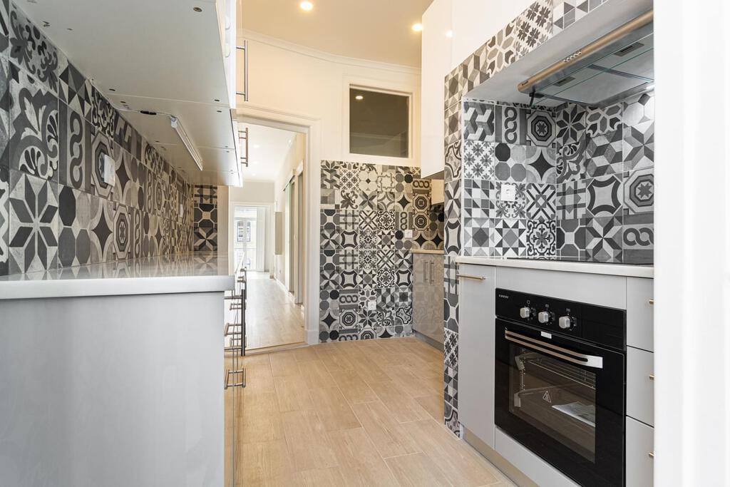 PF21723, Apartamento T5, Lisboa