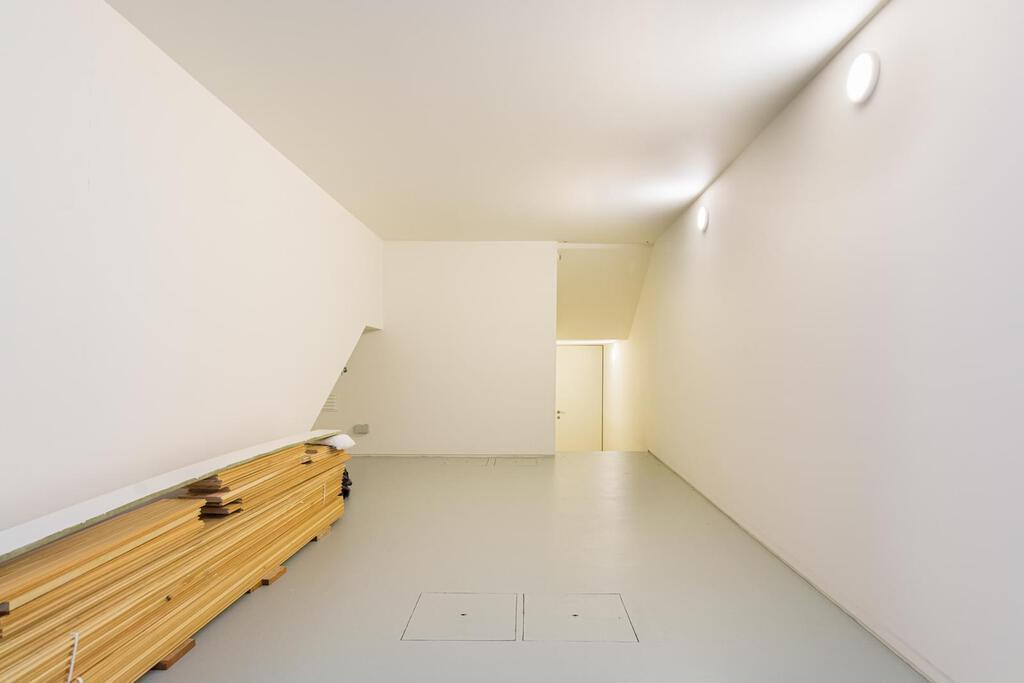 3 bedroom villa with parking