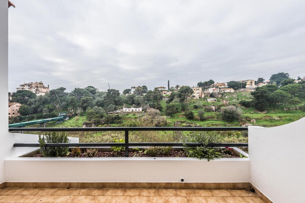 Apartamento T3 com estacionamento