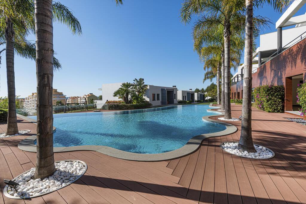 Maison normal T4+1 avec piscine dans un condominium fermé