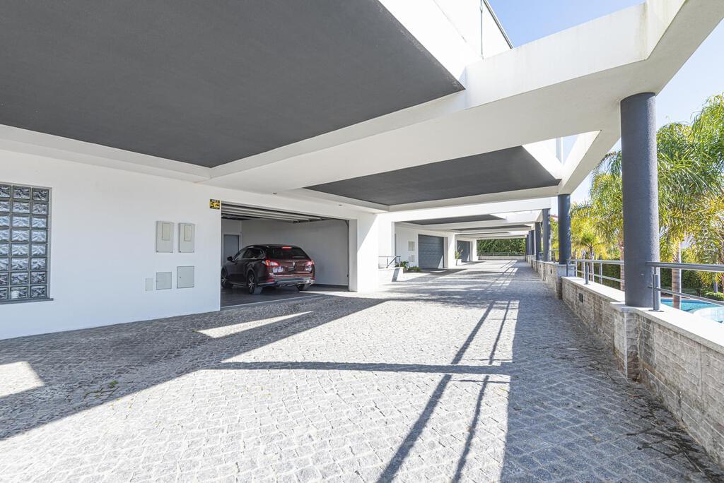 Maison normal T4+1 avec piscine dans un condominium fermé